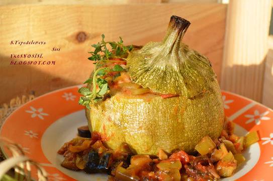 КРЪГЛИ ТИКВИЧКИ РОТОНДО ПЪЛНЕНИ С ПАПРИКАШ