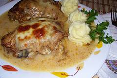 Пълнени джобове от пуешко филе