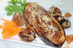 Патладжани с плънка от орехи и гъби