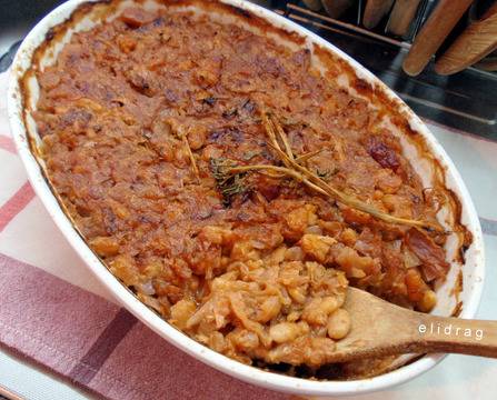 Стар боб с кисело зеле и рогата мерудия