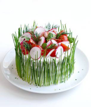 Солена торта с пушена сьомга и варени яйца