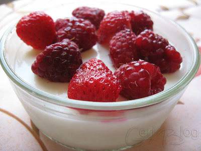 Десерт с кисело мляко