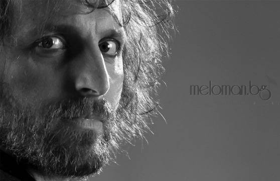 Иван Юруков представя моноспектакъла си „Пилето, което казва КУ“