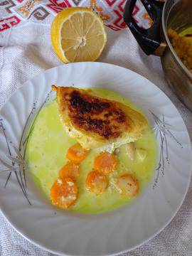 Пиле в млечен сос с куркума