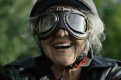 10 идеи за подарък на баба ви