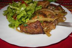 Свински дроб с лук