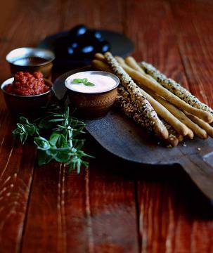 Гризини с брашно от лимец и сусам