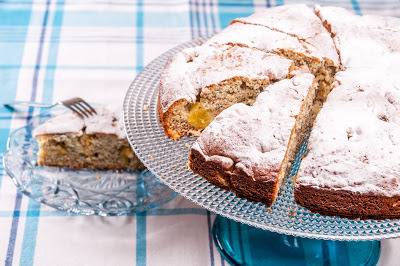 Немски сладкиш с марципан ананас и маково семе