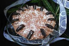 Лесна шоколадова торта без печене и желиране с маскарпоне и бисквити орео