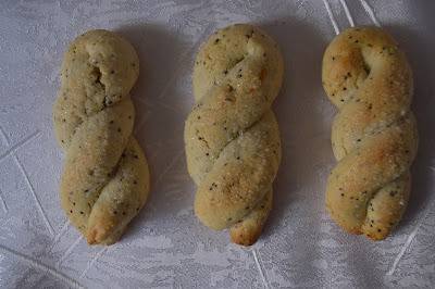 Великденски курабии с лимон и мак