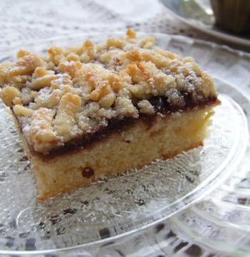 Сладкиш с мармалад и хрупкави трохи