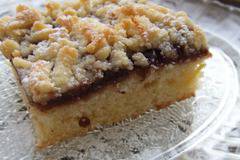 Сладкиш с мармалад и хрупкави трохи