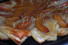 СЛАДКИШ С БУТЕР ТЕСТО И ПРАСКОВИ