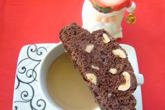 Кантучини с лешници и шоколад