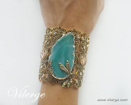 Идеи за оригинален подарък за жени с красиви бижута и елегантни гривни