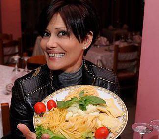 Камелия Воче продава прясна паста на пазара „Красно село“ в София