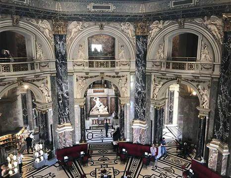 Представиха уникална изложба на златни експонати във Виена с подкрепата на „Пенков, Марков и партньори“