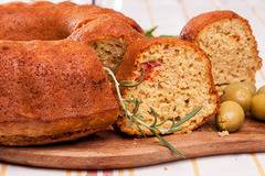 Солен кекс с овесени ядки и маслини