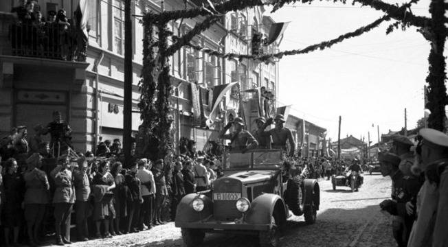 Българската външна политика през 30-те години на XX век