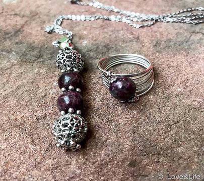 Колие от стомана и турмалин