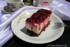 Чийзкейк с ягоди череши и стафиди