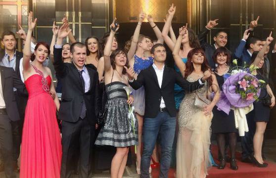 Уикенд с най-емблематичните абитуриентски песни