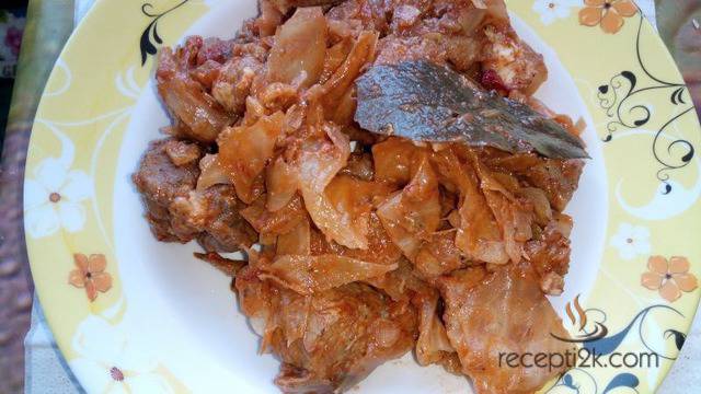 Кисело зеле със свинско