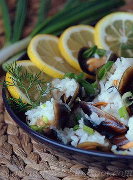 Миди с ориз и пресен лук