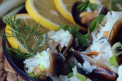 Миди с ориз и пресен лук