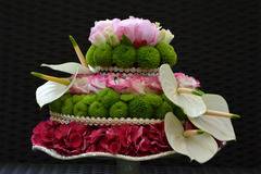 2017 Аранжировки с цветя и саксийни растения – Цветни Аранжировки – Аранжировка Торта от цветя – Доставка на…