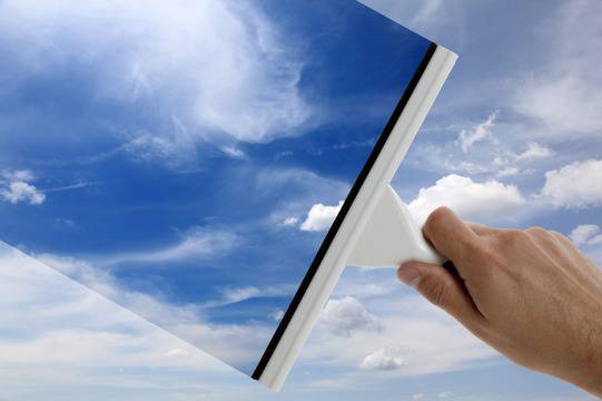 Професионално почистване на стъкла, фасади.