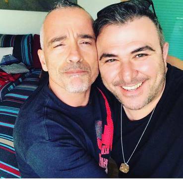 Краля на гръцката балада на една сцена с Ерос Рамацоти