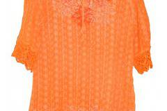 Дамска блуза туника с дантела