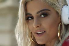 Bebe Rexha – The Way I Are (Dance With Somebody) feat. Lil Wayne 2017