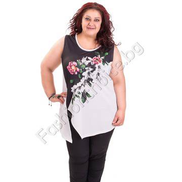 Разкошен дамски топ с цветя и лека цепка /големи размери/