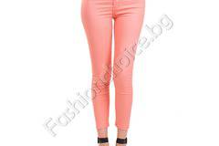 Изчистен дамски панталон тип клин в четири летни цвята