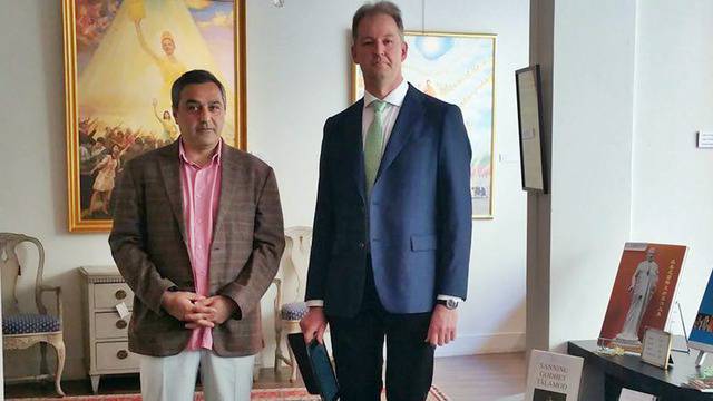 Швеция: Изложбата „Изкуството на Джън, Шан, Жен“ изплаши посолството на Китай (видео)