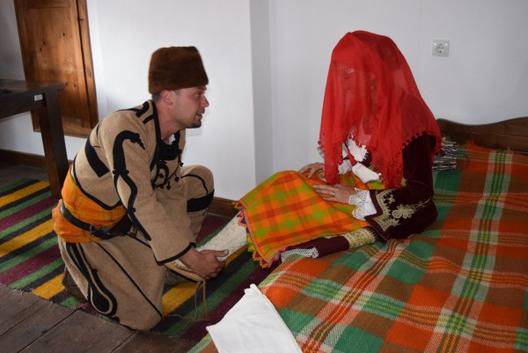 Родопски мохабети: Съвет за щастлив брак от един дядо