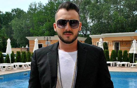 Бонимир с ново лятно парче „Абу Даби“