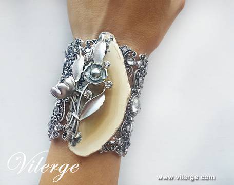 Винтидж гривна с естествен камък за сезон ЕСЕН 2017