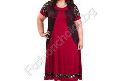 Стилна макси рокля в цвят бордо с акцент дантела