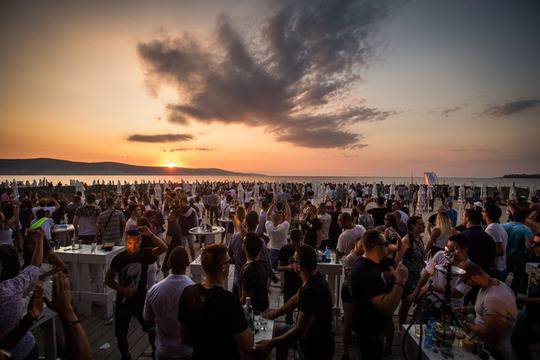 „Джулай морнинг“ в „Какао бийч клуб“