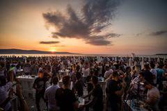 „Джулай морнинг“ в „Какао бийч клуб“