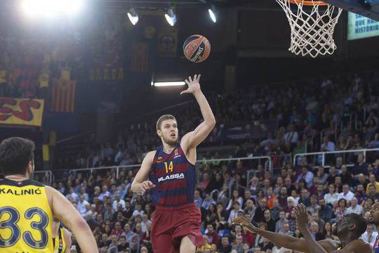 Александър Везенков стана първият българин, избран в Драфта на НБА