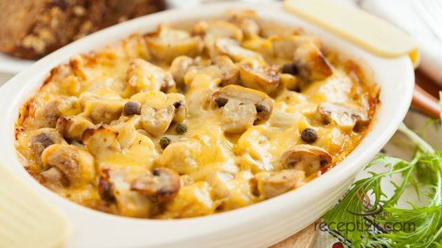 Пилешко с картоф, гъби и кашкавал