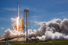 Първият в историята на България геостационарен сателит BulgariaSat-1 бе изстрелян успешно