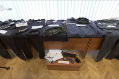 Депутатите гласуваха пари за униформи на полицаите