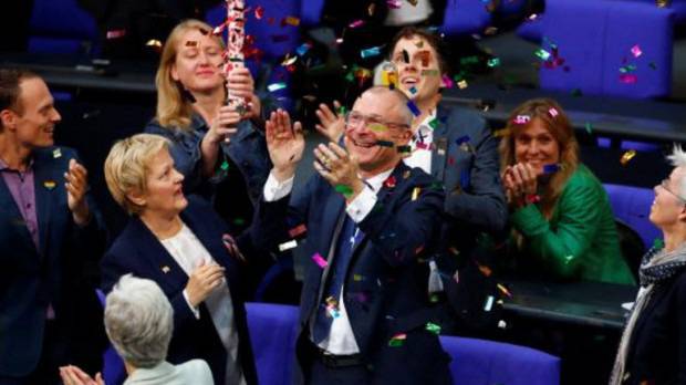 Германия узакони еднополовите бракове