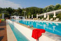 Лукс Каравани под наем за мечтана почивка със семейството в Гърция