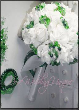 Сватбен букет от кристали в изумрудено зелено